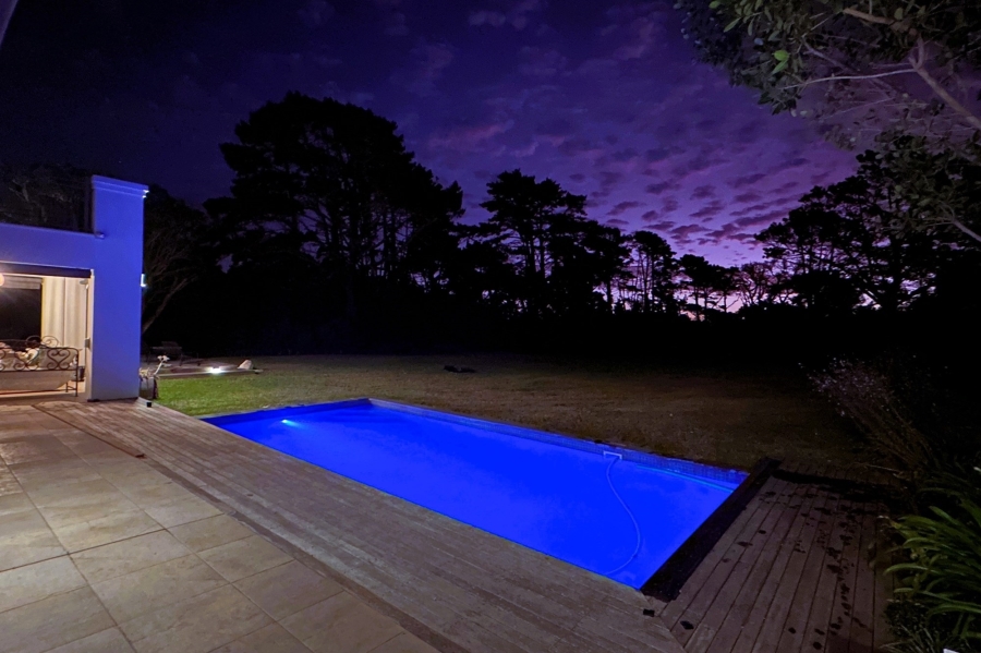 5 Bedroom Property for Sale in Theescombe Eastern Cape